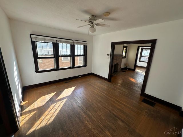 3842 Delmar Avenue, Cincinnati, OH 45211