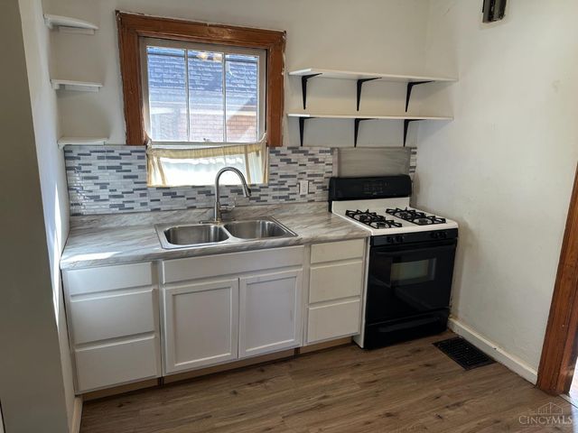 3842 Delmar Avenue, Cincinnati, OH 45211