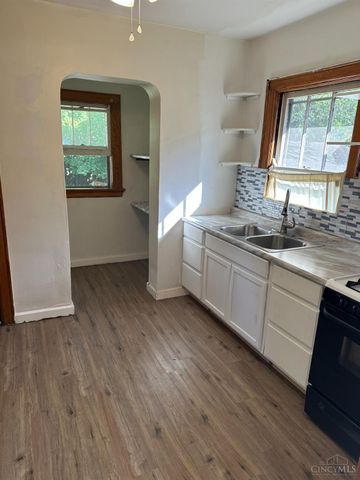 3842 Delmar Avenue, Cincinnati, OH 45211