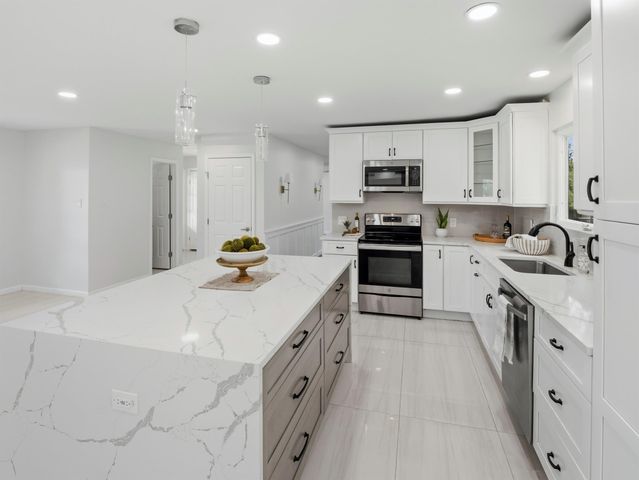 411 Carriage Oaks DR, Liberty Hill, TX 78642