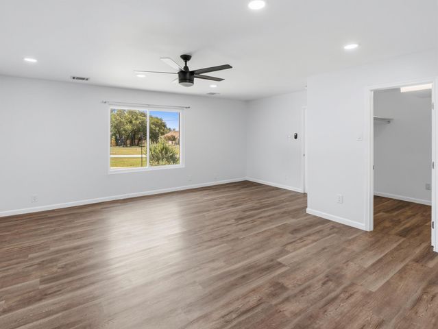 411 Carriage Oaks DR, Liberty Hill, TX 78642