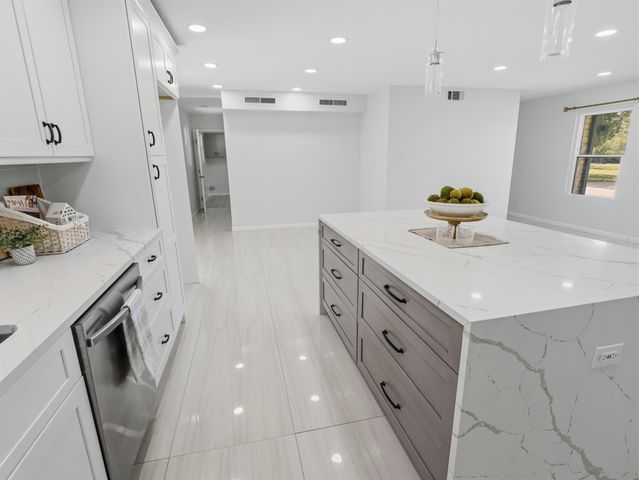 411 Carriage Oaks DR, Liberty Hill, TX 78642