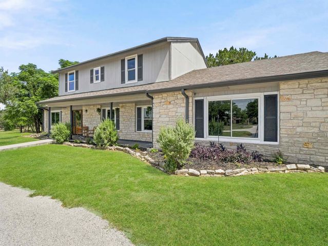 411 Carriage Oaks DR, Liberty Hill, TX 78642