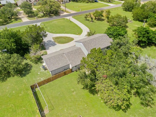 411 Carriage Oaks DR, Liberty Hill, TX 78642
