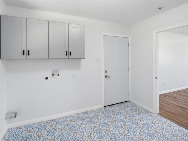 411 Carriage Oaks DR, Liberty Hill, TX 78642