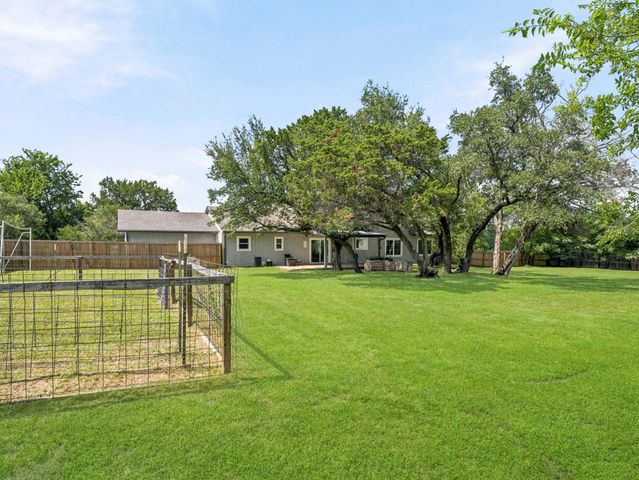 411 Carriage Oaks DR, Liberty Hill, TX 78642