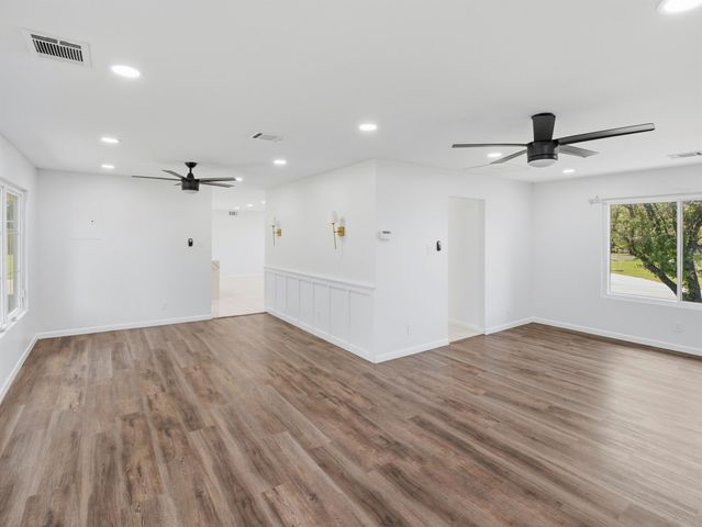 411 Carriage Oaks DR, Liberty Hill, TX 78642