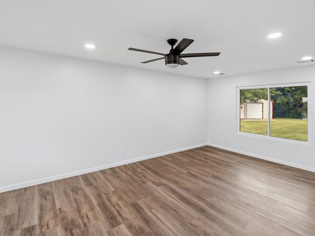 411 Carriage Oaks DR, Liberty Hill, TX 78642