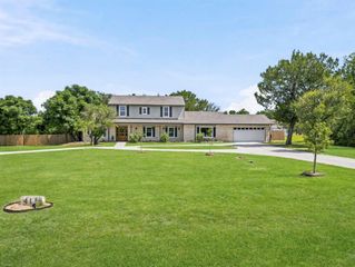 411 Carriage Oaks DR, Liberty Hill, TX 78642