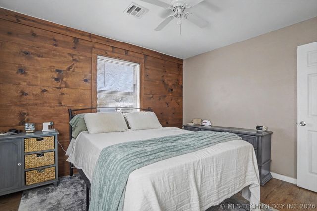 712 W 5th Street, Skiatook, OK 74070