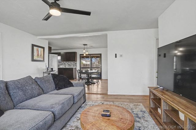 712 W 5th Street, Skiatook, OK 74070