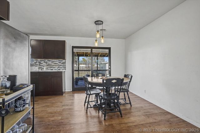 712 W 5th Street, Skiatook, OK 74070