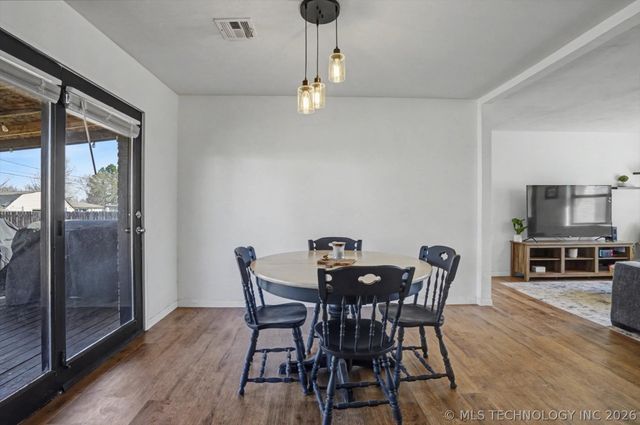 712 W 5th Street, Skiatook, OK 74070