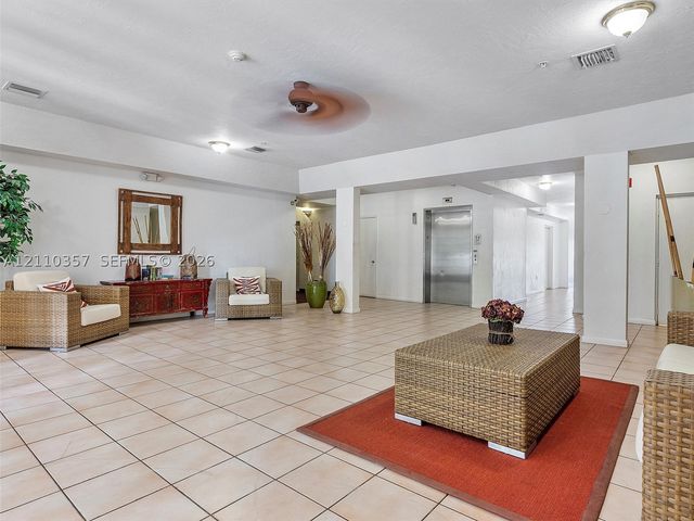 85 Gulfstream Rd 105A, Dania Beach, FL 33004