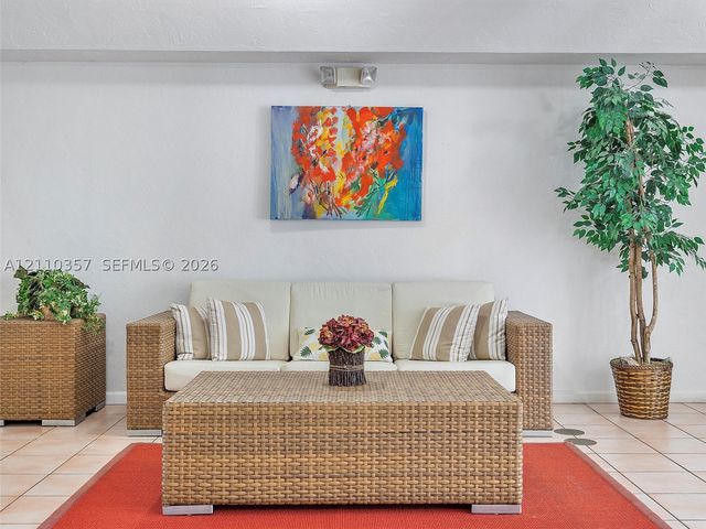 85 Gulfstream Rd 105A, Dania Beach, FL 33004