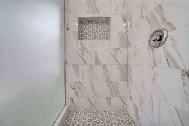 5300 Ponderosa DR, Roanoke, VA 24019