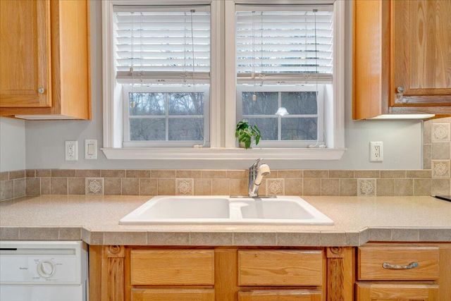 5300 Ponderosa DR, Roanoke, VA 24019