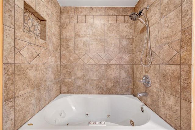 5300 Ponderosa DR, Roanoke, VA 24019