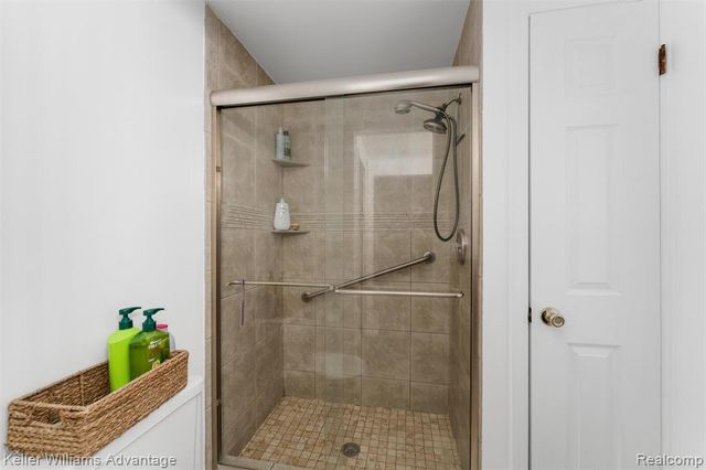 21320 E Glen Haven Circle, Northville, MI 48167