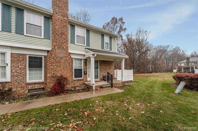 21320 E Glen Haven Circle, Northville, MI 48167