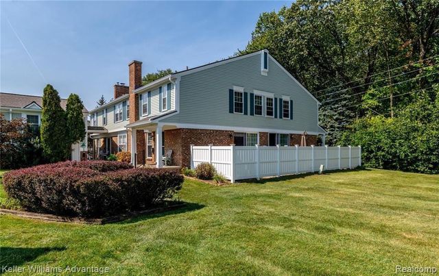 21320 E Glen Haven Circle, Northville, MI 48167