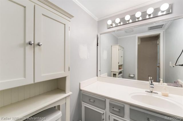 21320 E Glen Haven Circle, Northville, MI 48167