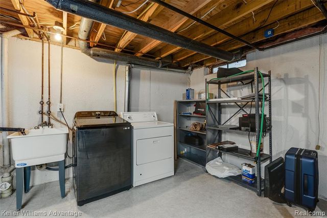 21320 E Glen Haven Circle, Northville, MI 48167