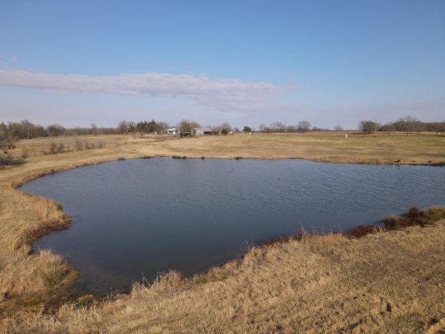 340 Peninsula Drive, Honey Grove, TX 75446