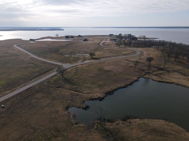 340 Peninsula Drive, Honey Grove, TX 75446