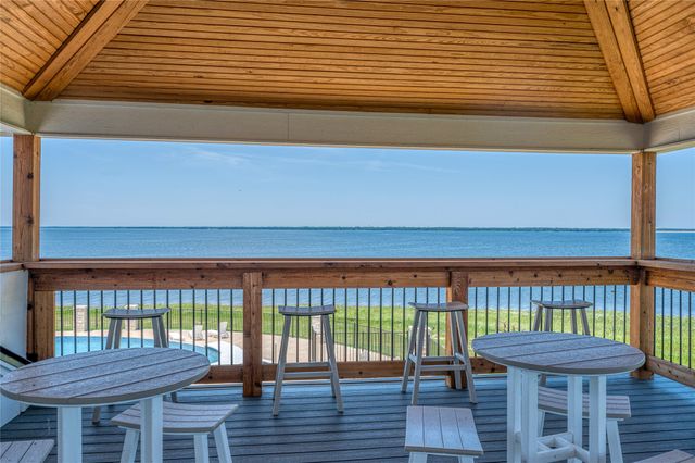 340 Peninsula Drive, Honey Grove, TX 75446