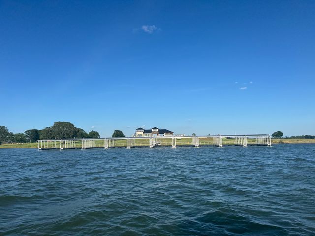 340 Peninsula Drive, Honey Grove, TX 75446