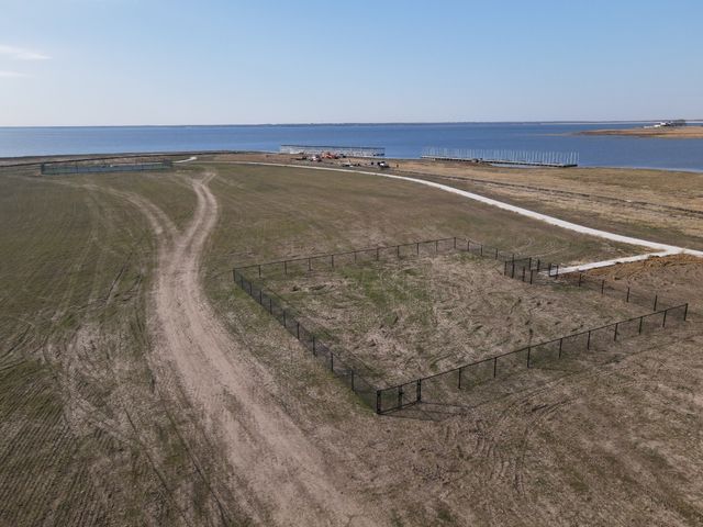 340 Peninsula Drive, Honey Grove, TX 75446