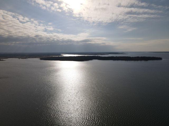 340 Peninsula Drive, Honey Grove, TX 75446