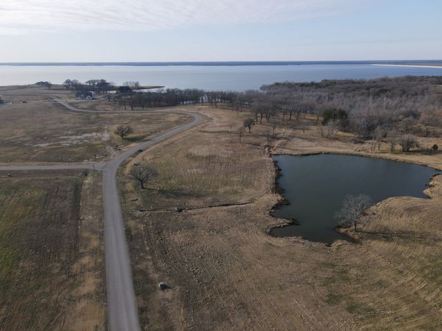 340 Peninsula Drive, Honey Grove, TX 75446