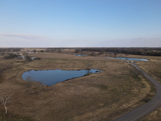 340 Peninsula Drive, Honey Grove, TX 75446