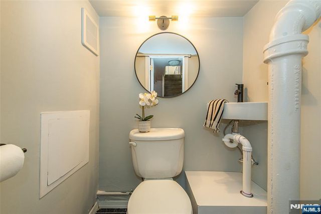 16 Haines Drive, Bloomfield, NJ 07003