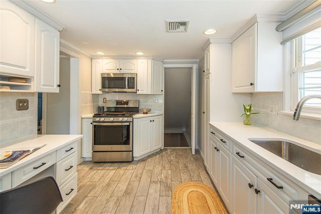 16 Haines Drive, Bloomfield, NJ 07003