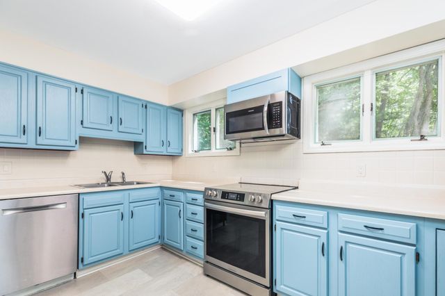 5 Tuttle Court, Rochester, NH 03839