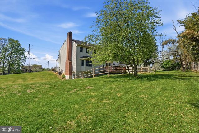 15 COLLEGE ST, Boyertown, PA 19512