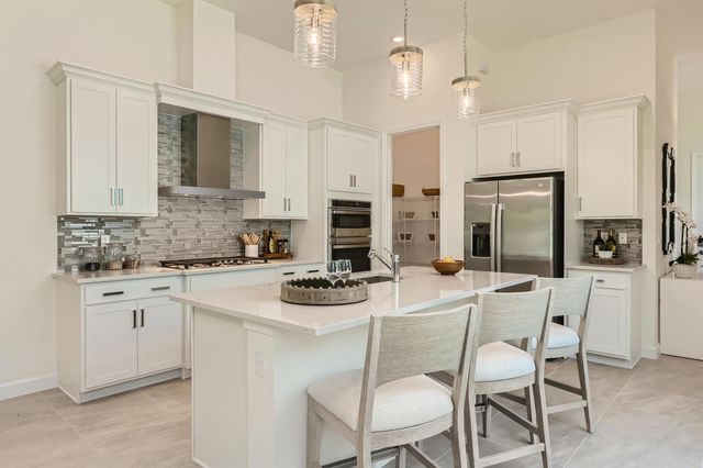 520 SE Fascino Circle, Port St. Lucie, FL 34984