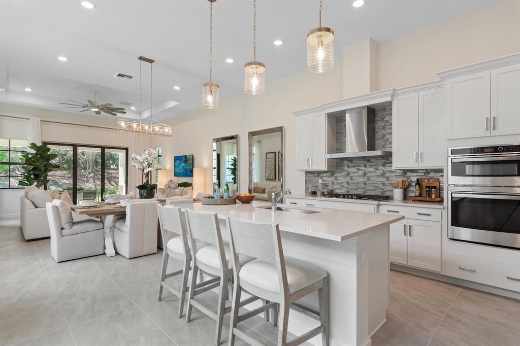 520 SE Fascino Circle, Port St. Lucie, FL 34984