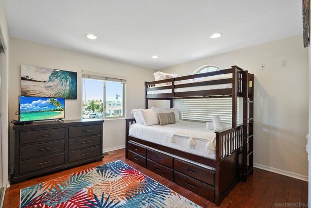 1311 15 Pacific Beach Dr, San Diego, CA 92109