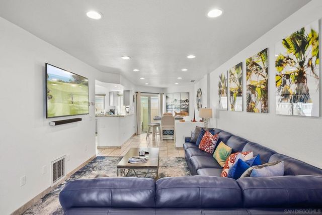 1311 15 Pacific Beach Dr, San Diego, CA 92109