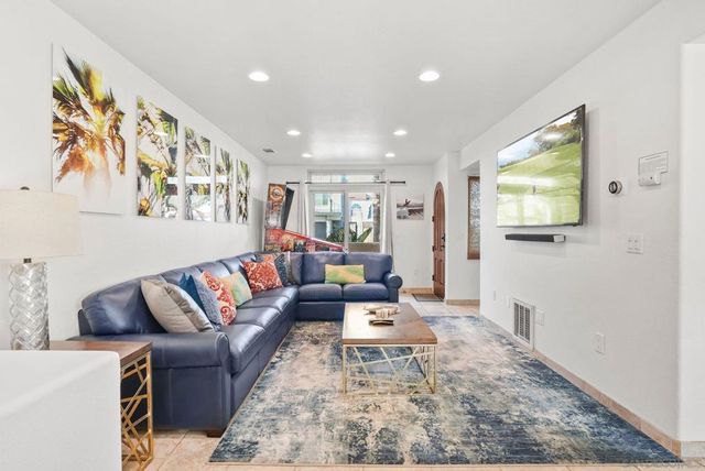 1311 15 Pacific Beach Dr, San Diego, CA 92109