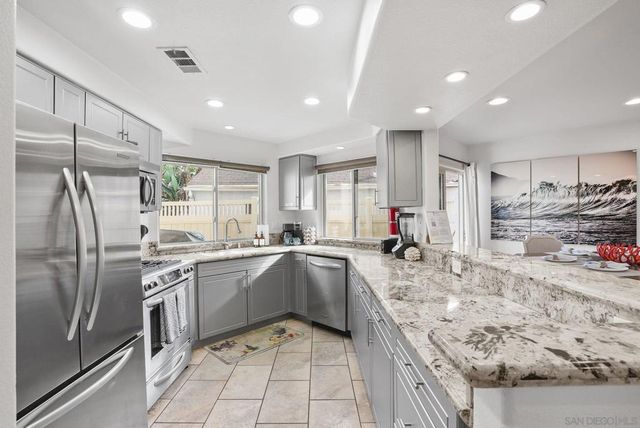 1311 15 Pacific Beach Dr, San Diego, CA 92109