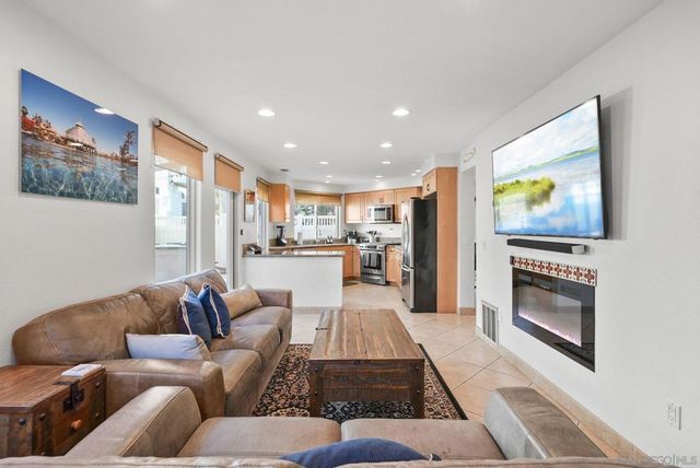 1311 15 Pacific Beach Dr, San Diego, CA 92109