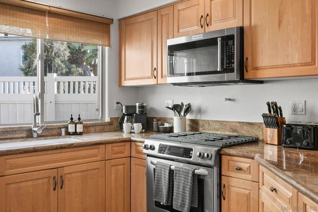 1311 15 Pacific Beach Dr, San Diego, CA 92109