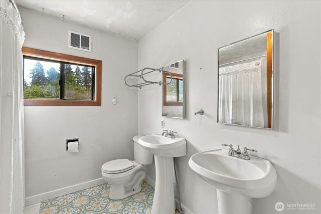 205 N Maple Hill Road, Kelso, WA 98626