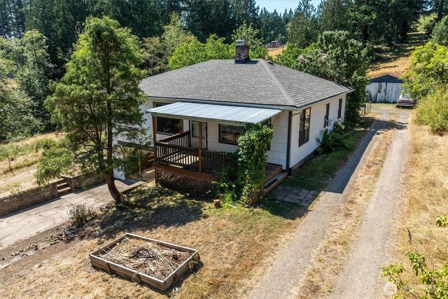 205 N Maple Hill Road, Kelso, WA 98626