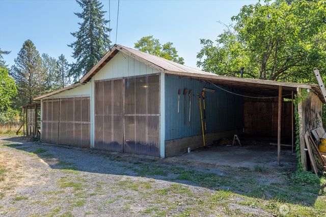 205 N Maple Hill Road, Kelso, WA 98626